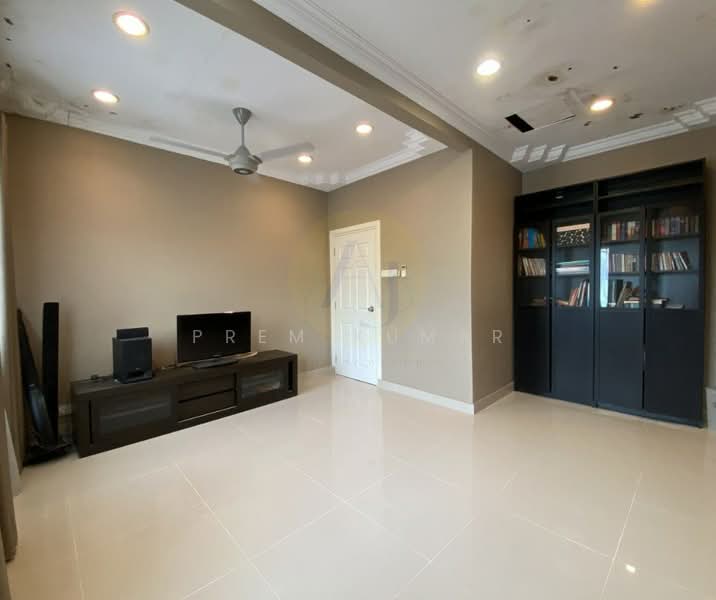 Rumah Banglo untuk Dijual di Kampung Cheras Baru (Ampang) - Prem Kumar - Living Room - PropertyGuru.com.my