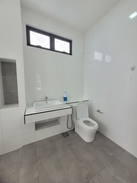 Bungalow for Sale in Kuala Selangor (Selangor) - Louise Ooi - Bathroom - PropertyGuru.com.my