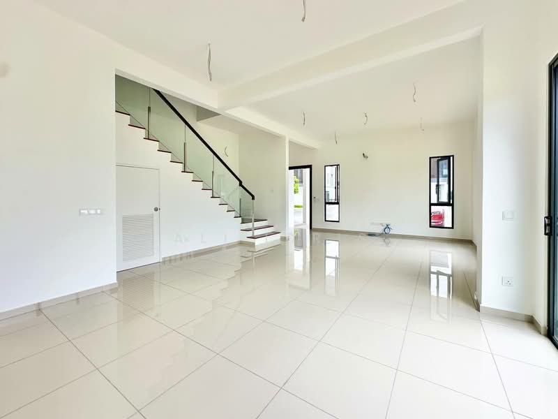 Rumah Berkembar untuk Dijual di Eco Sanctuary (Telok Panglima Garang) - Ali Idris - Living Room - PropertyGuru.com.my