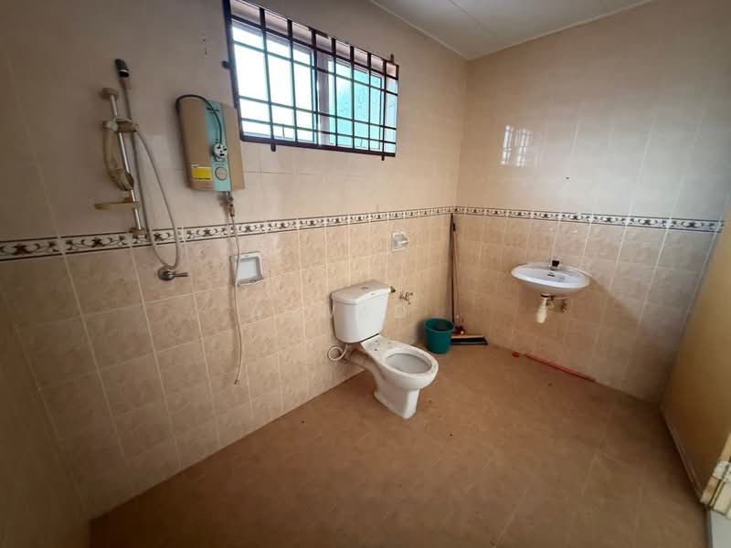Rumah Berkembar untuk Dijual di Lagenda Heights (Sungai Petani) - Aswad . - Bathroom - PropertyGuru.com.my