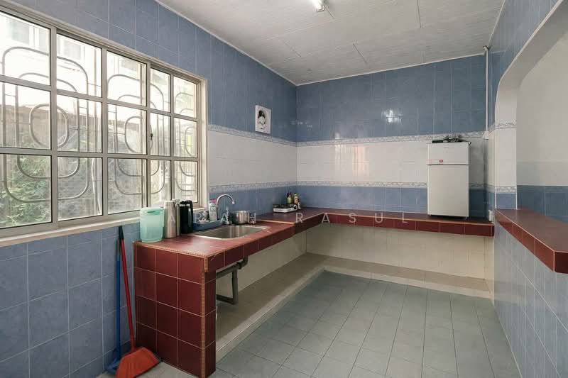 Rumah Teres 2 Tingkat untuk Dijual di Seksyen 19 (Shah Alam) - Farah Rasul - Kitchen - PropertyGuru.com.my
