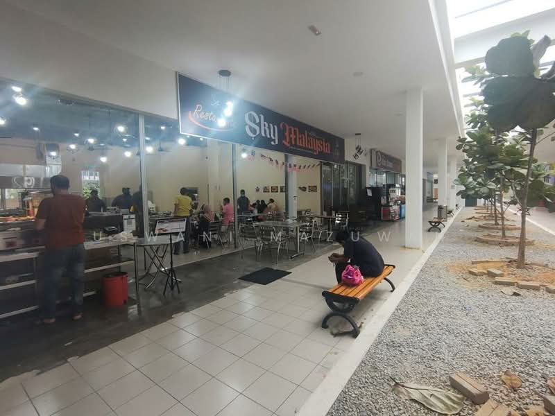 Condominium for Rent at Lakefront Homes - Uswani Mazuwan - PropertyGuru.com.my