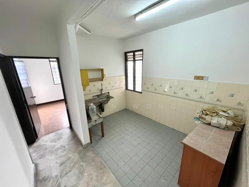 Apartment for Sale at Subang Perdana Goodyear Court 6 - Edwin Wong - Kitchen - PropertyGuru.com.my