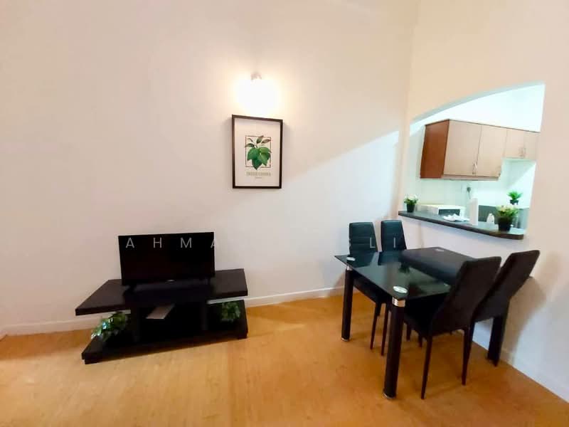 Servis Apartment untuk Dijual di Dorchester - Ahmad Muslim - Dining Room - PropertyGuru.com.my