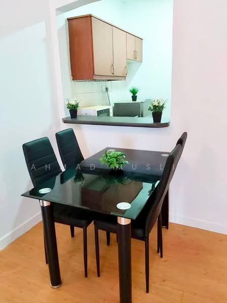 Servis Apartment untuk Dijual di Dorchester - Ahmad Muslim - Dining Room - PropertyGuru.com.my