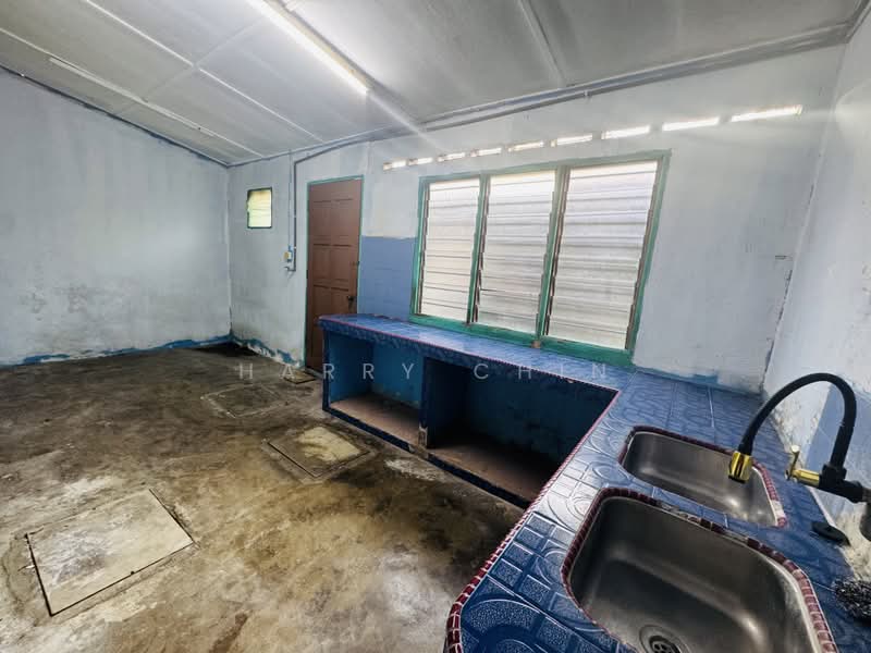 1-storey Terraced House for Sale in Taman Desa Damai (Bentong) - Harry Chin - Kitchen - PropertyGuru.com.my