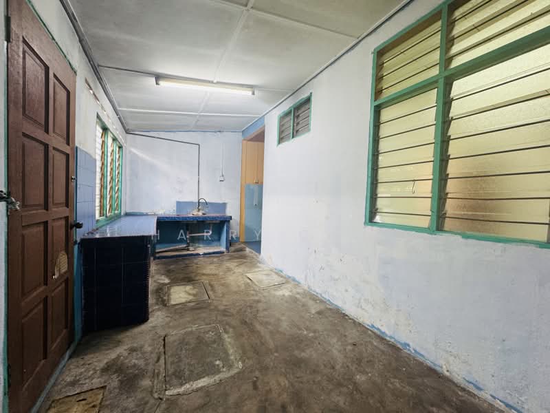 1-storey Terraced House for Sale in Taman Desa Damai (Bentong) - Harry Chin - Kitchen - PropertyGuru.com.my