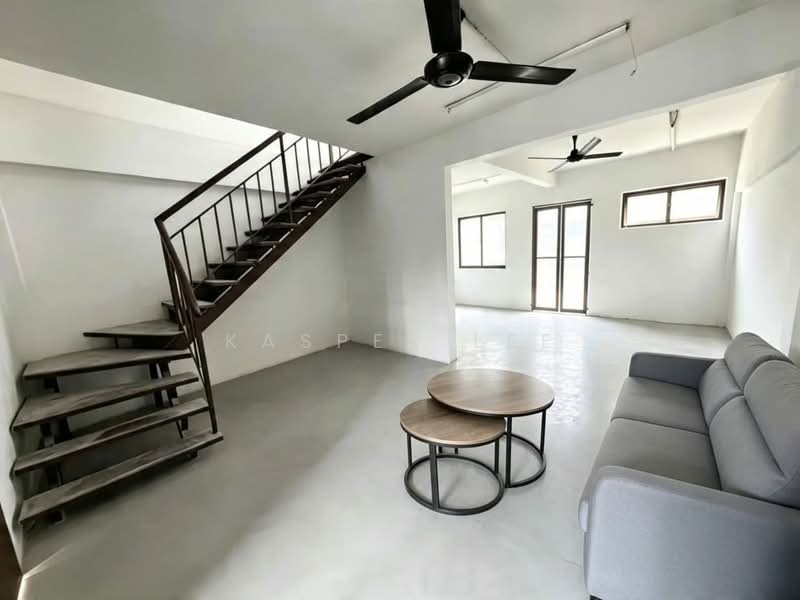 Rumah Teres 2 Tingkat untuk Disewa di Taman Mount Austin (Tebrau) - Kasper Lee - Living Room - PropertyGuru.com.my