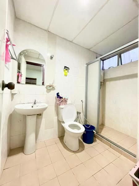 Kondominium untuk Dijual di University Tower - Ahmad Muslim - Bathroom - PropertyGuru.com.my
