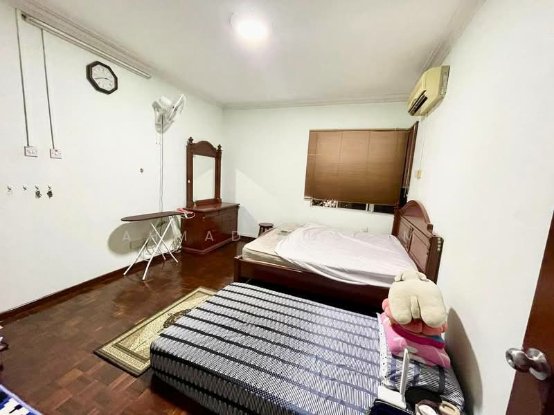 Kondominium untuk Dijual di University Tower - Ahmad Muslim - Bedroom - PropertyGuru.com.my