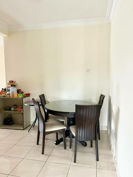 Kondominium untuk Dijual di University Tower - Ahmad Muslim - Dining Room - PropertyGuru.com.my