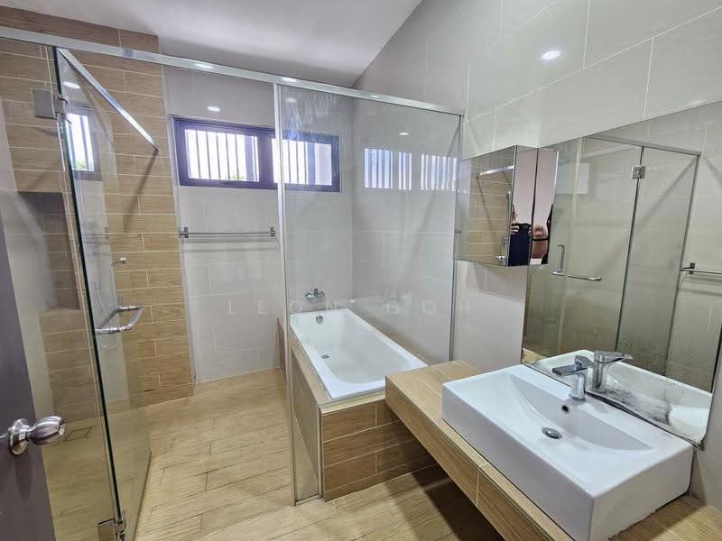 Semi-Detached House for Sale in Eco Sanctuary (Telok Panglima Garang) - Leon Goh - Bathroom - PropertyGuru.com.my