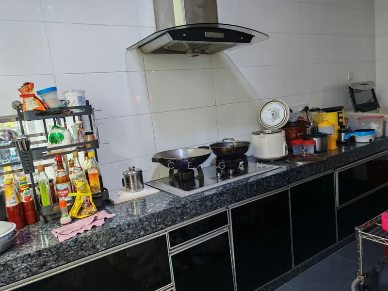 Cluster House for Sale in Taman Mount Austin (Tebrau) - Joyce Gan - Kitchen - PropertyGuru.com.my