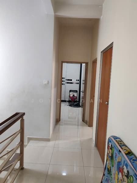 Cluster House for Sale in Taman Mount Austin (Tebrau) - Joyce Gan - Corridor - PropertyGuru.com.my