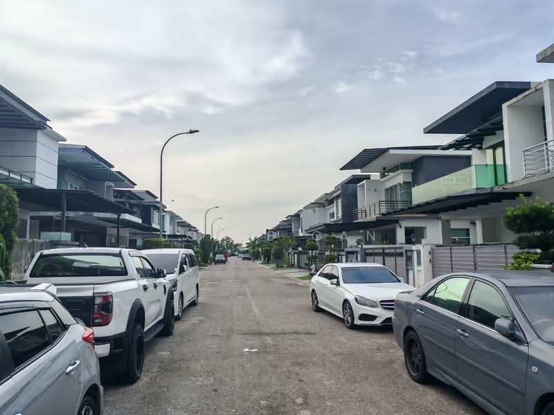 Cluster House for Sale in Taman Mount Austin (Tebrau) - Joyce Gan - Exterior - PropertyGuru.com.my