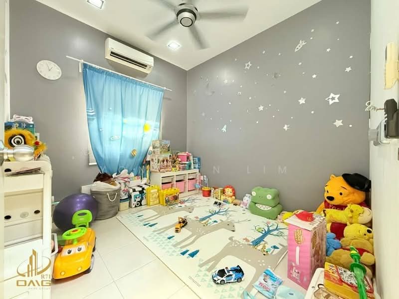 2-storey Terraced House for Sale in Setia Indah (Setia Alam) - Yongsen Lim - Bedroom - PropertyGuru.com.my