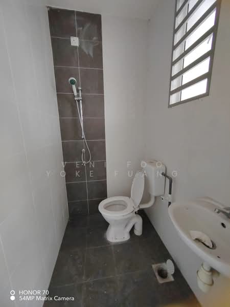 1-storey Terraced House for Sale in Kampar Putra (Kampar) - Veni Foo Yoke Fuang - Bathroom - PropertyGuru.com.my