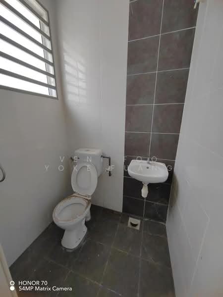 1-storey Terraced House for Sale in Kampar Putra (Kampar) - Veni Foo Yoke Fuang - Bathroom - PropertyGuru.com.my