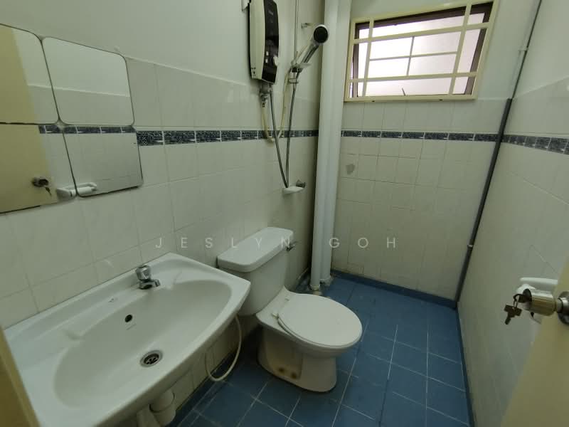 Pangsapuri untuk Disewa di Kenanga Apartments - Jeslyn Goh - Bathroom - PropertyGuru.com.my
