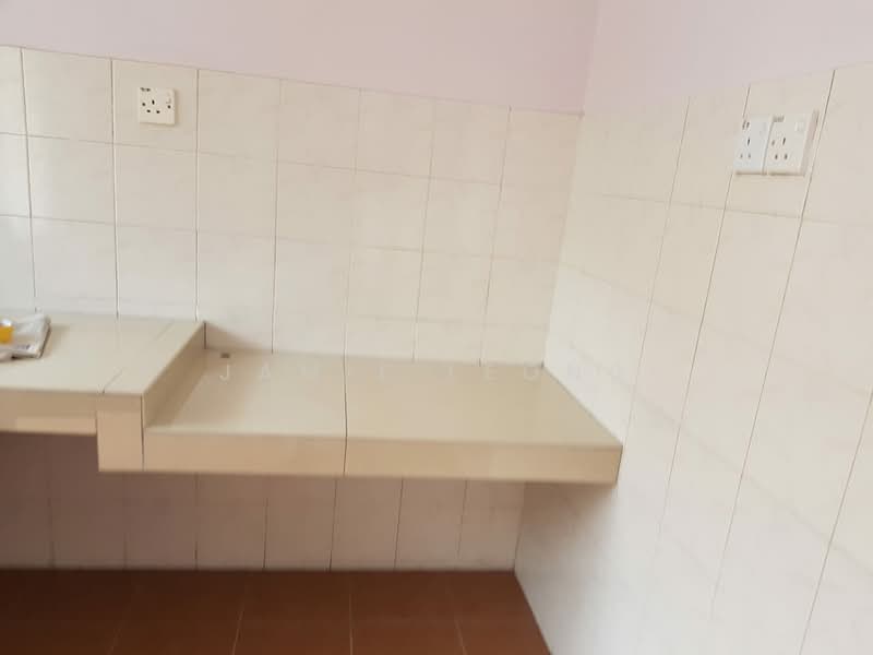 Rumah Teres 2 Tingkat untuk Disewa di Usj 26 (Subang Jaya) - Jamie Leong - Kitchen - PropertyGuru.com.my