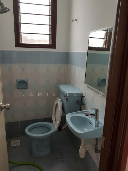 Rumah Teres 2 Tingkat untuk Disewa di Usj 26 (Subang Jaya) - Jamie Leong - Bathroom - PropertyGuru.com.my