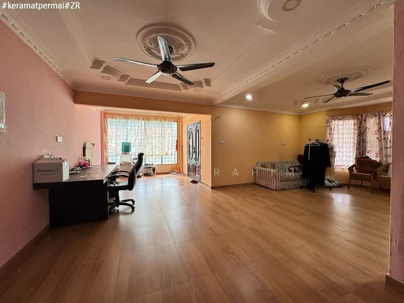 2-storey Terraced House for Sale in Taman Keramat Permai (Ulu Kelang) - Azli Ibrahim - Living Room - PropertyGuru.com.my
