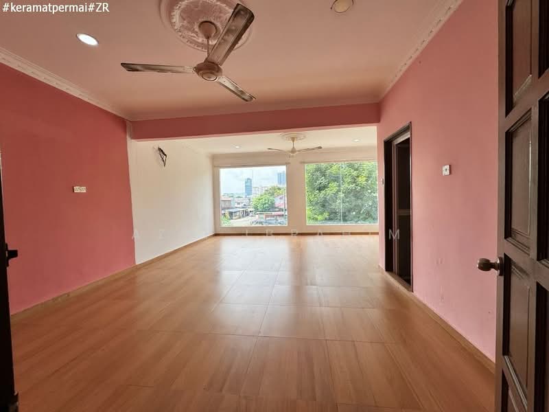 2-storey Terraced House for Sale in Taman Keramat Permai (Ulu Kelang) - Azli Ibrahim - Living Room - PropertyGuru.com.my