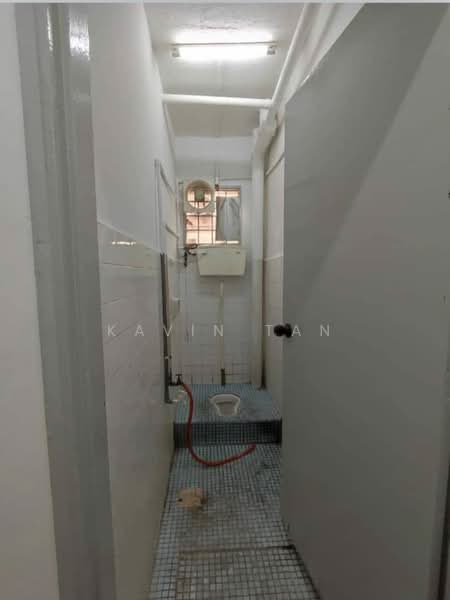 Shop for Rent in Taman Johor Jaya (Johor Bahru) - Kavin Tan - Bathroom - PropertyGuru.com.my
