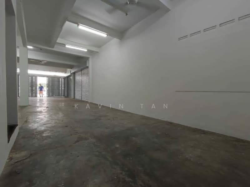 Shop for Rent in Taman Johor Jaya (Johor Bahru) - Kavin Tan - Interior - PropertyGuru.com.my