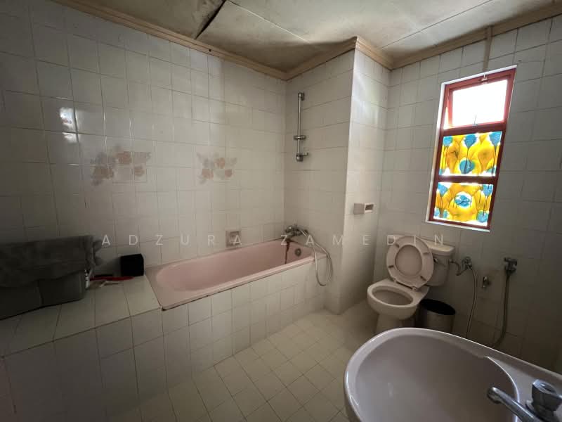 Bungalow for Sale in Taman Setiawangsa (Setiawangsa) - Adzura Zamedin - Bathroom - PropertyGuru.com.my