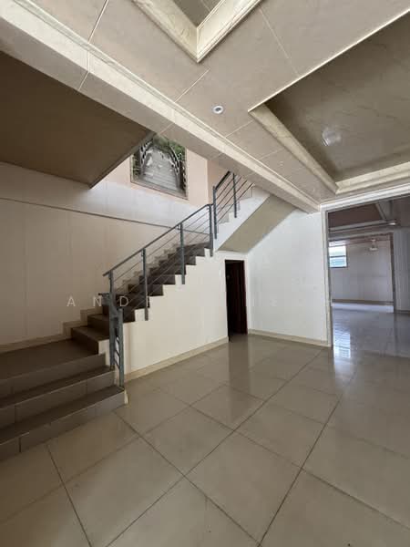 Rumah Berkembar untuk Dijual di Jade Hills (Kajang) - Andrew Neoh - Entrance - PropertyGuru.com.my