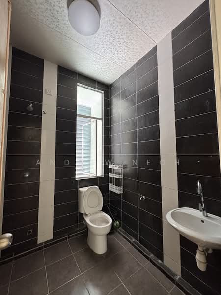 Rumah Berkembar untuk Dijual di Jade Hills (Kajang) - Andrew Neoh - Bathroom - PropertyGuru.com.my