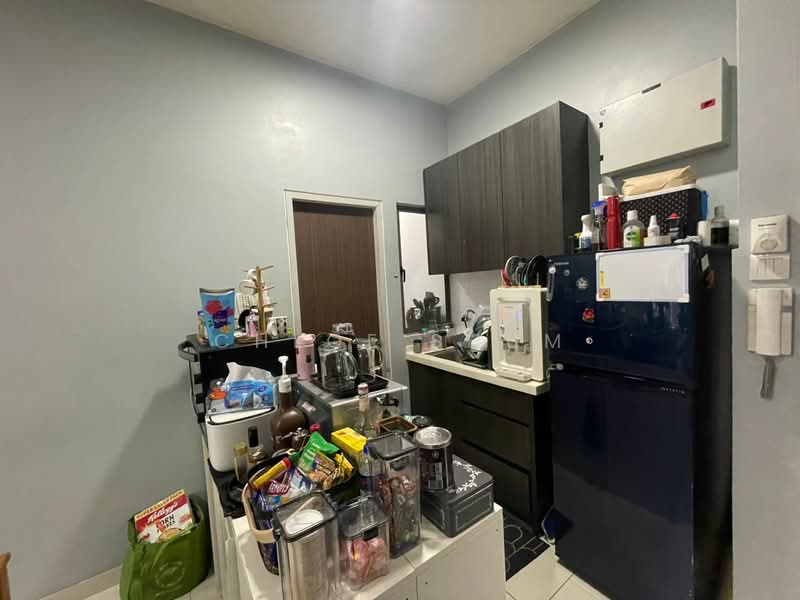 Service Residence for Sale at Seasons Garden Residences - Chloe Shum - Kitchen - PropertyGuru.com.my