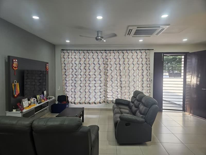 2.5-storey Terraced House for Sale in Taman Bukit Kapar (Kapar) - Jayden Lee - Living Room - PropertyGuru.com.my