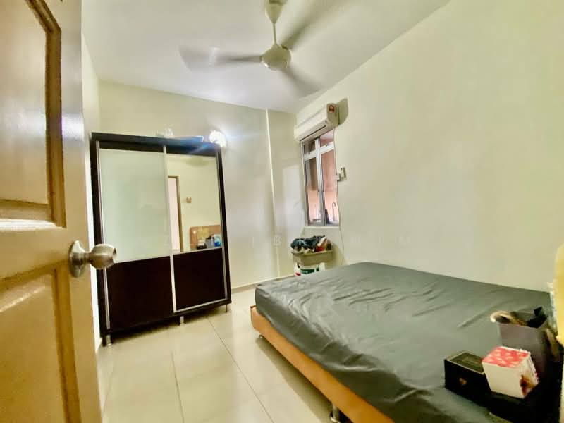 Pangsapuri untuk Dijual di Sanjung Apartment - Azli Ibrahim - Bedroom - PropertyGuru.com.my