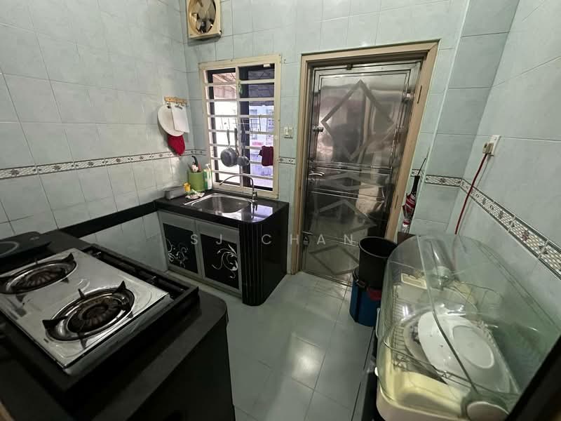2-storey Terraced House for Rent in Permas Jaya (Johor) - SJ CHAN - Kitchen - PropertyGuru.com.my