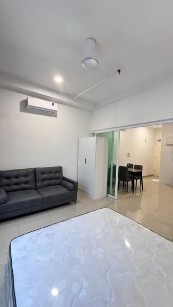 Servis Apartment untuk Disewa di Mesahill - Joan Loh - Living Room - PropertyGuru.com.my