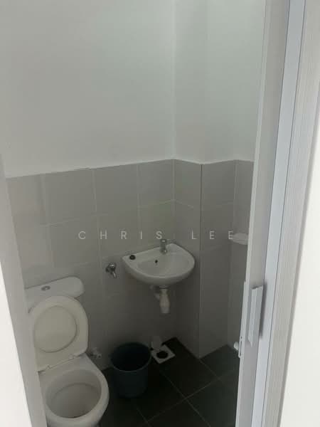 Rumah Teres 2 Tingkat untuk Dijual di Pontian (Johor) - Chris Lee - Bathroom - PropertyGuru.com.my