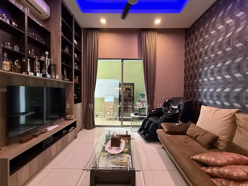 Semi-Detached House for Sale in Temasya Glenmarie (Glenmarie) - Kenny Chua - Living Room - PropertyGuru.com.my