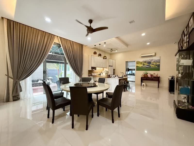 Rumah Berkembar untuk Dijual di Temasya Glenmarie (Glenmarie) - Kenny Chua - Dining Room - PropertyGuru.com.my
