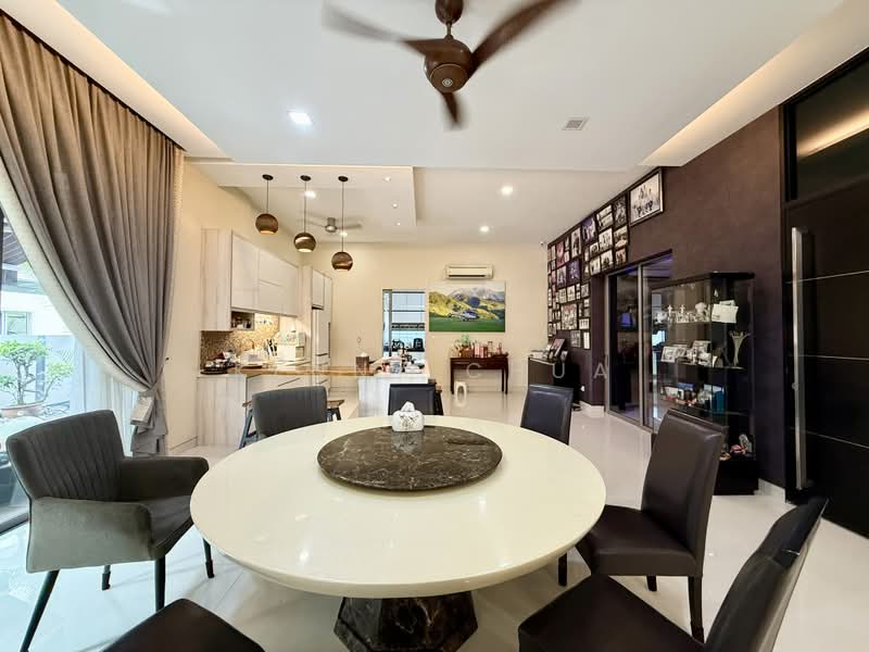 Rumah Berkembar untuk Dijual di Temasya Glenmarie (Glenmarie) - Kenny Chua - Dining Room - PropertyGuru.com.my