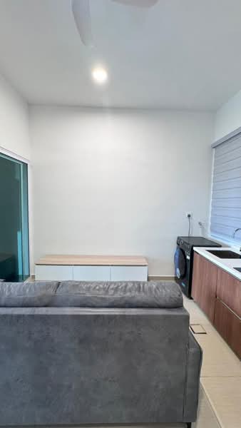 Servis Apartment untuk Disewa di Mesahill - Joan Loh - Living Room - PropertyGuru.com.my