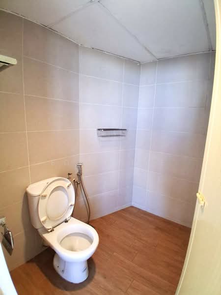 Kondominium untuk Disewa di E-Park Condominium - Edwin Ewe - Bathroom - PropertyGuru.com.my
