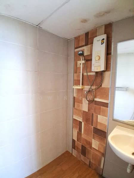 Kondominium untuk Disewa di E-Park Condominium - Edwin Ewe - Bathroom - PropertyGuru.com.my