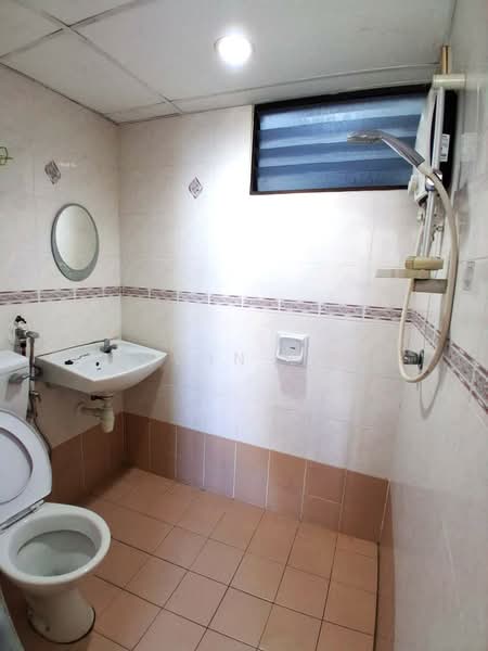 Kondominium untuk Disewa di E-Park Condominium - Edwin Ewe - Bathroom - PropertyGuru.com.my