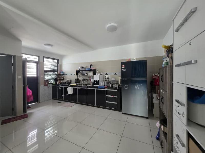 Rumah Teres 2-Tingkat untuk Dijual di Taman Dato Onn (Johor Bahru) - Zack Chow - Kitchen - PropertyGuru.com.my
