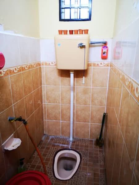 Rumah Teres 1 Tingkat untuk Dijual di Taman Pendamar Indah 2 (Klang) - Jayden Lee - Bathroom - PropertyGuru.com.my