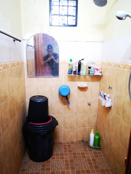 Rumah Teres 1 Tingkat untuk Dijual di Taman Pendamar Indah 2 (Klang) - Jayden Lee - Bathroom - PropertyGuru.com.my
