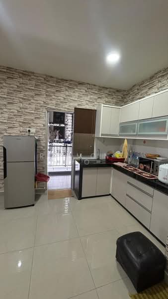 Servis Apartment untuk Disewa di Maxim Citylights - Raymond Ho - Kitchen - PropertyGuru.com.my