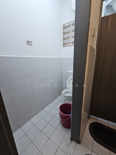 Shop for Sale in Taman Bukit Hijau (Cheras) - Steve Ong - Bathroom - PropertyGuru.com.my